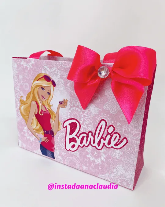 Sacolinha Personalizada de Aniversário: como fazer de forma econômica 3 Sacolinha Personalizada para festa de aniversário no tema barbie