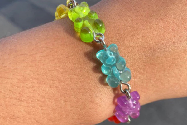 The 7 Souvenir Trends for 2026 19 Jelly bear bracelet