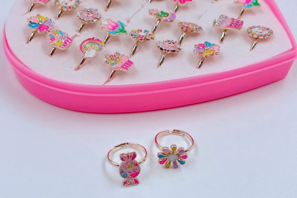 The 7 Souvenir Trends for 2026 20 children's ring for souvenirs 2026