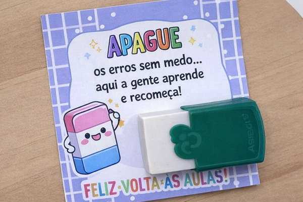 O mimo mais fácil da volta às aulas: Card com Borracha 3 card com borracha mimo de volta as aulas