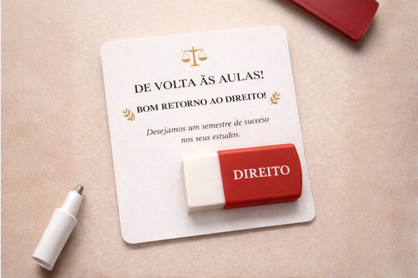 O mimo mais fácil da volta às aulas: Card com Borracha 7 lembrancinha volta as aulas para curso de direito