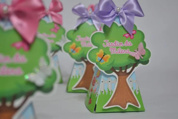 Personalized birthday souvenirs: 7 ideas for 1 year olds! 6 enchanted garden souvenir