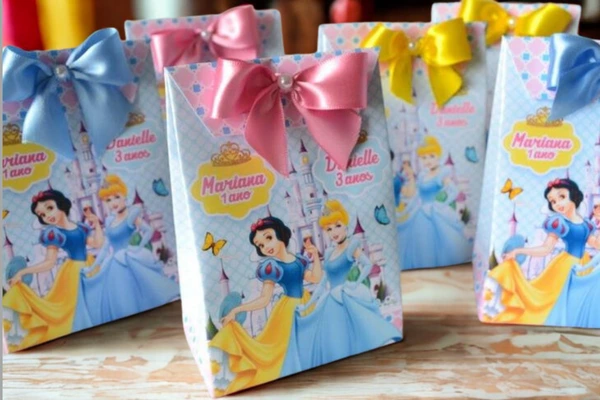 Personalized birthday souvenirs: 7 ideas for 1 year olds! 7 disney princess souvenir