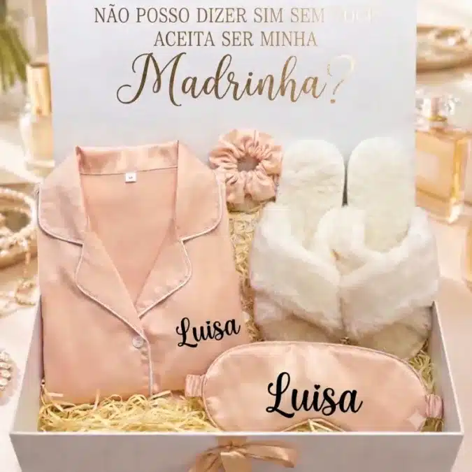 11 invitaciones para las madrinas de boda que emocionarán en el momento de la petición 12 Invitación elegante para ser madrina de boda