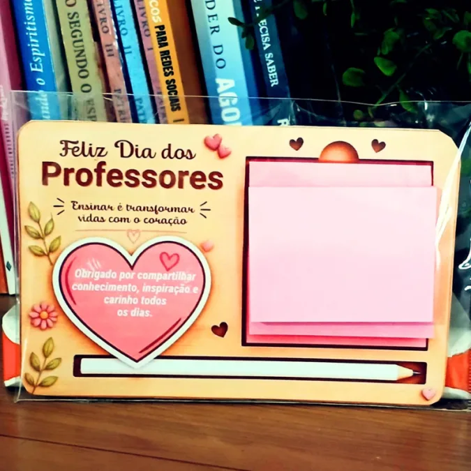 Lembrancinha Dia dos Professores com post-it para fazer em casa 2 lembrancinha-dia-dos-professores-post-it-coracao.